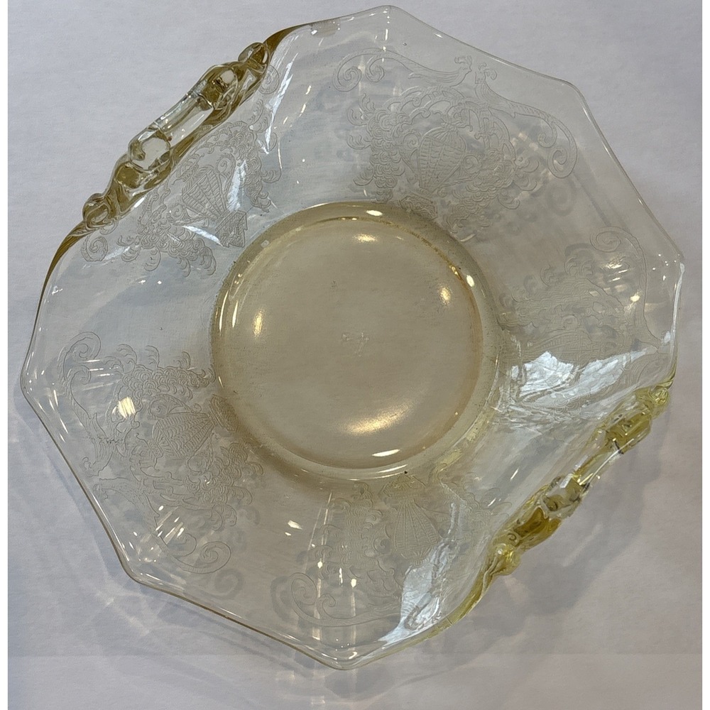 Fostoria Versailles Topaz Yellow Depression Glass Handled Bonbon 7" Plate